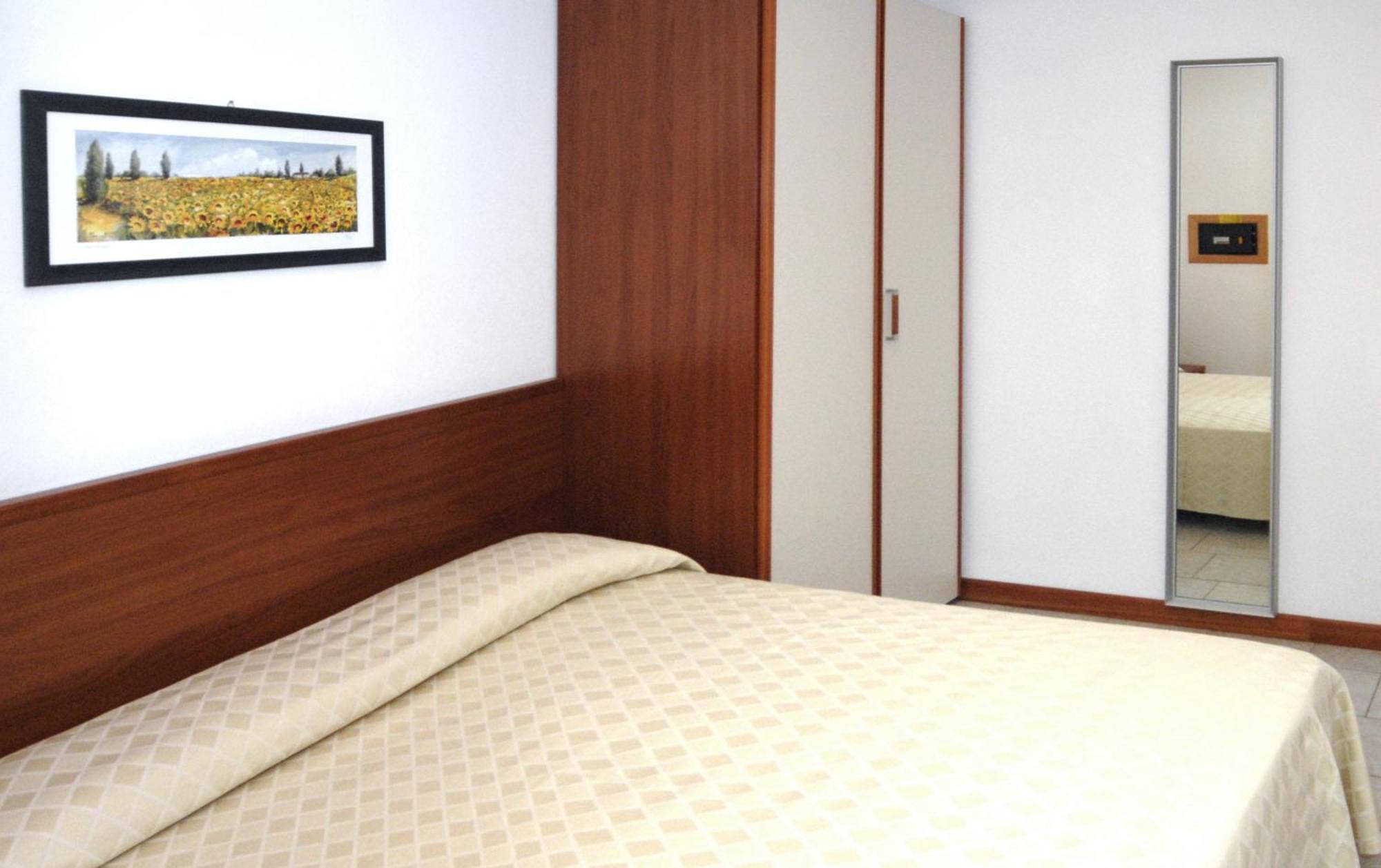 Elios Apartment Bibione Bagian luar foto
